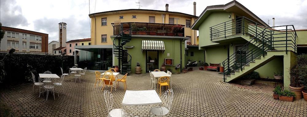 Hotel Bernardino Lucca Exteriér fotografie
